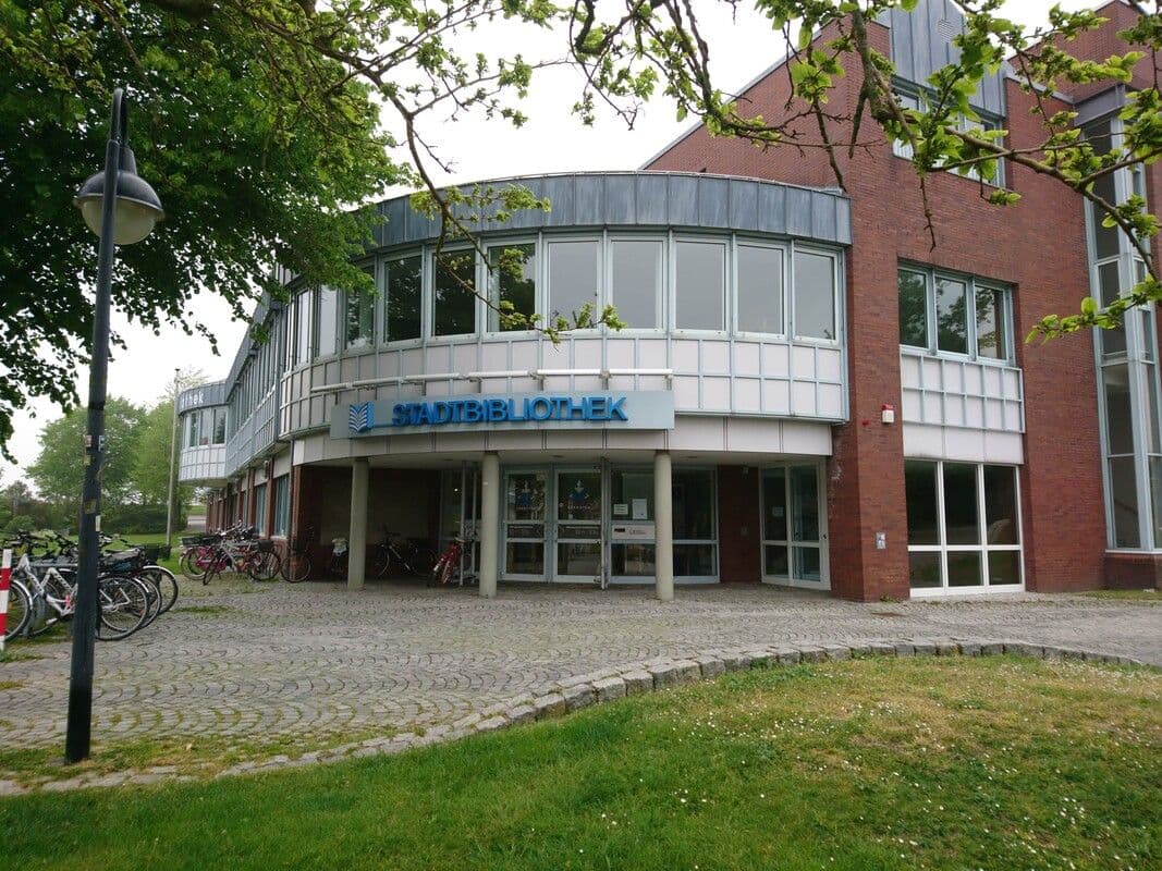 Artikelbild: Lesung zum Tag der Poesie in der Stadtbibliothek